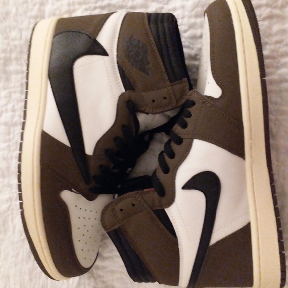 nike shoes - Picture 2 of 3